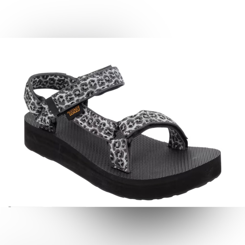 TEVA universal sandals for ladies size 7 black